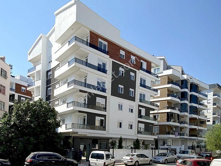 Antalya'nın Gözde Bölgesi Işıklarda Site İçi Havuzlu 3+1 Daire