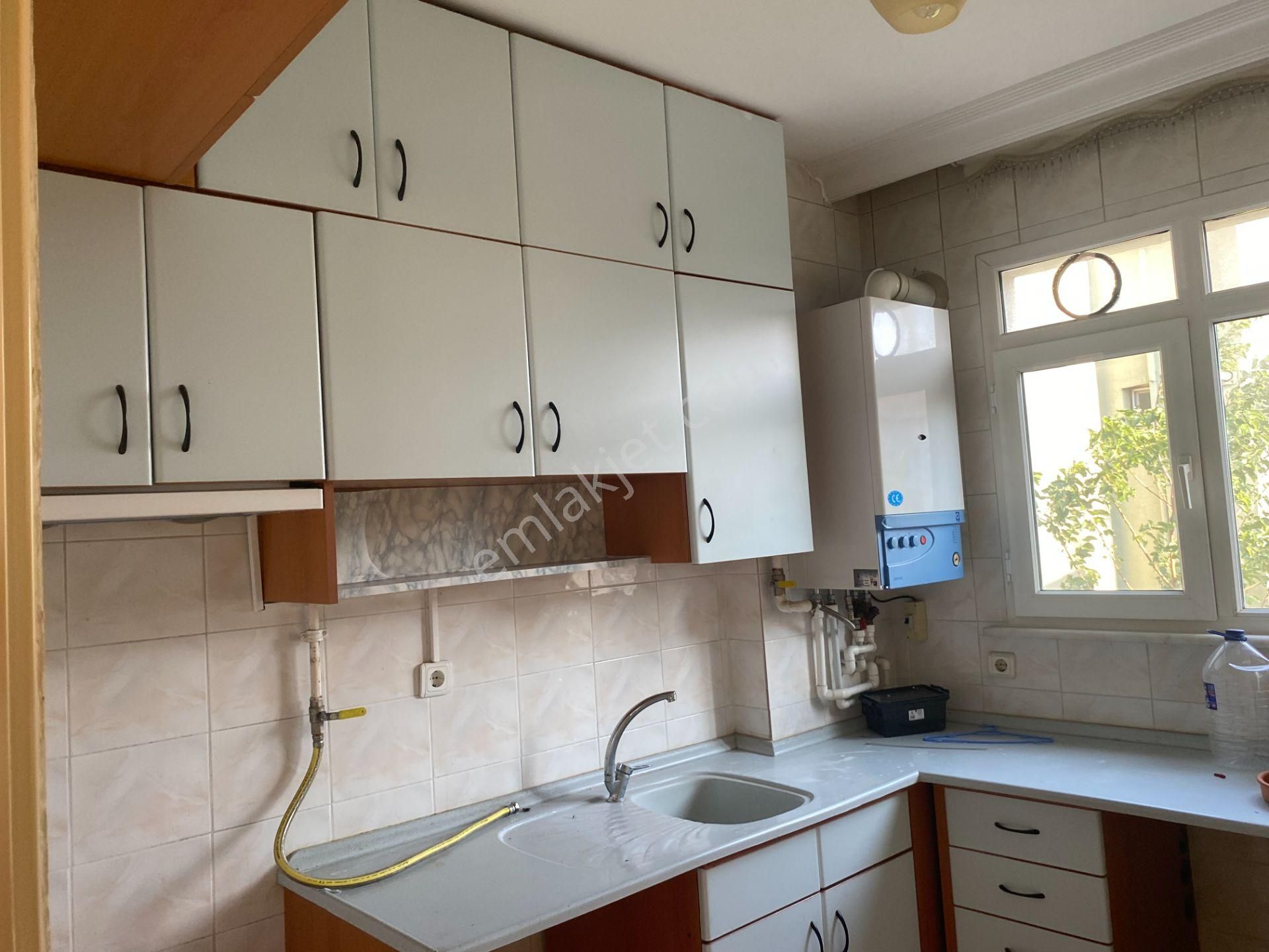 Destan-045-kmpaşa Karabağ Market-civarı-orta-3.kat-85m2-kombili-bakımlı-boyalı-açıklamayı-okuyun