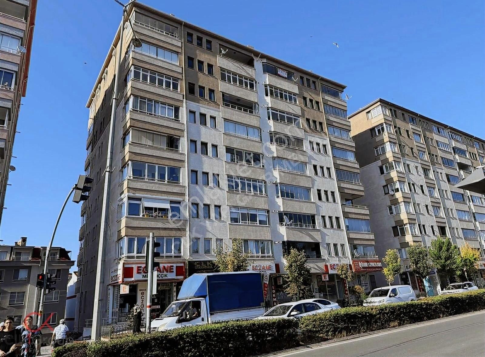 Clk Gm'den Gökmeydan'da Cadde Üzeri Kiralık 2+1 Ferah Daire