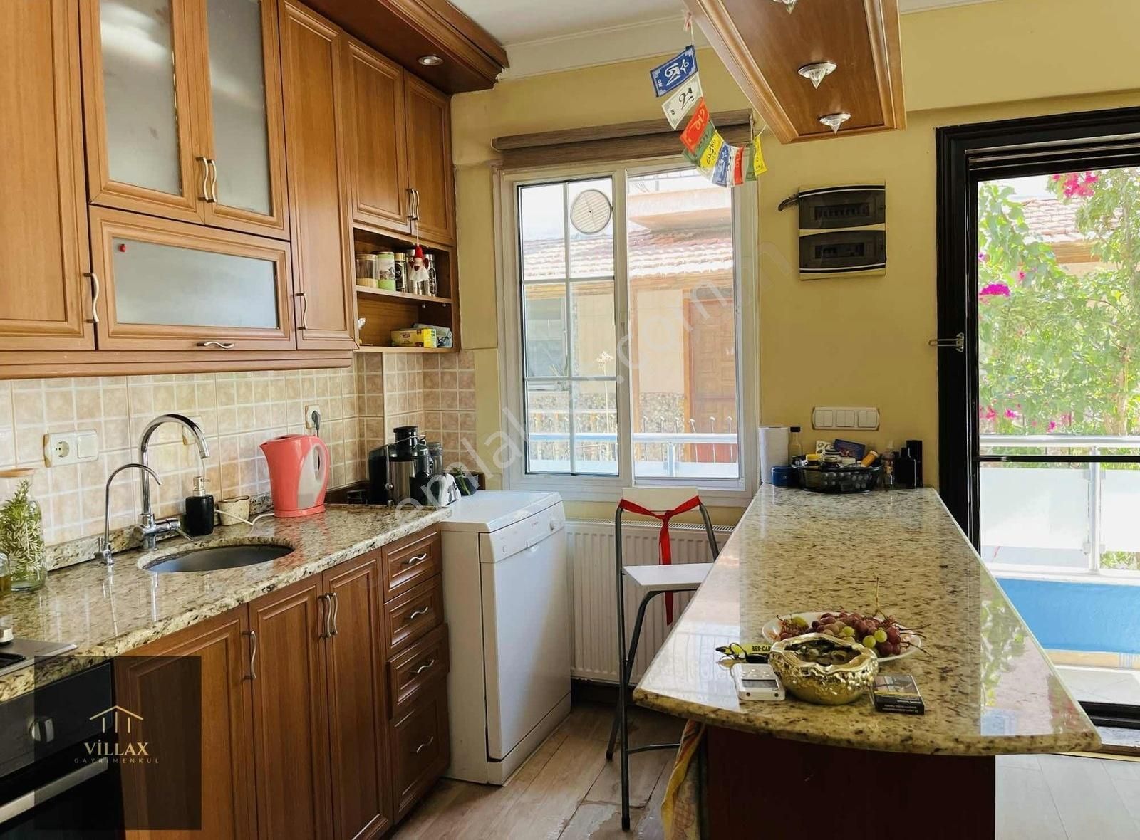 Villax Tan Yeni Foça Merkez Denize 150 M Satılık 3+1 Villa - Görsel 30