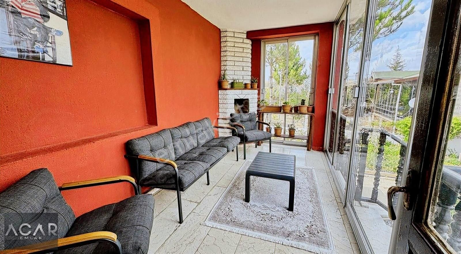 Acar Emlak'tan 4 Katlı 547 M2 Arsası Olan 8+1 Harika Konumlu Ev