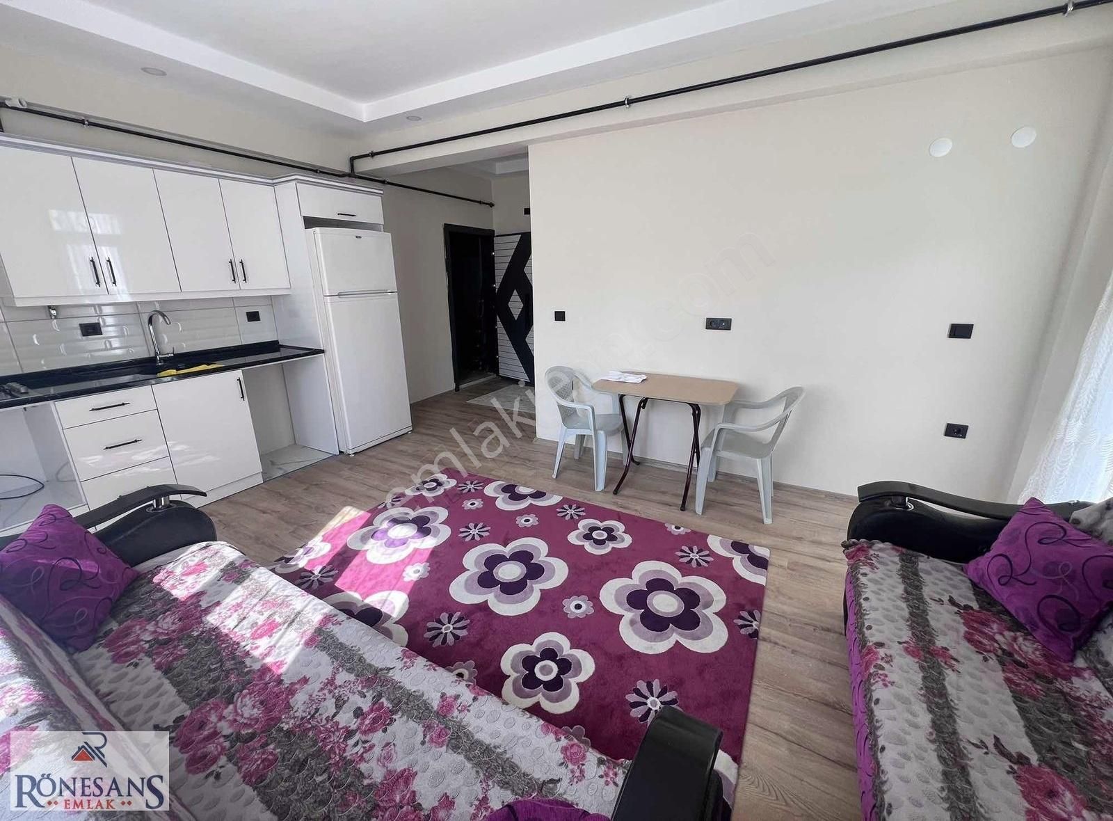 Rönesans Emlak'tan Eşyalı 1+1 Kiralık Daire