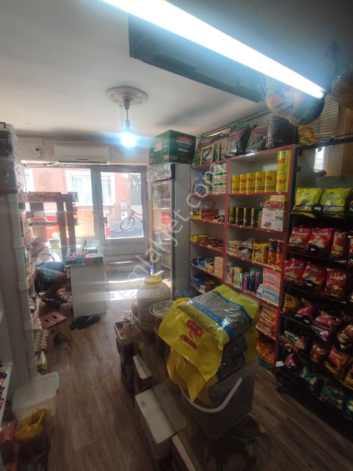 Yedikule 'de Çok Merkezi Daire Ve Dükkan Birlikte Satılıktır - Görsel 4