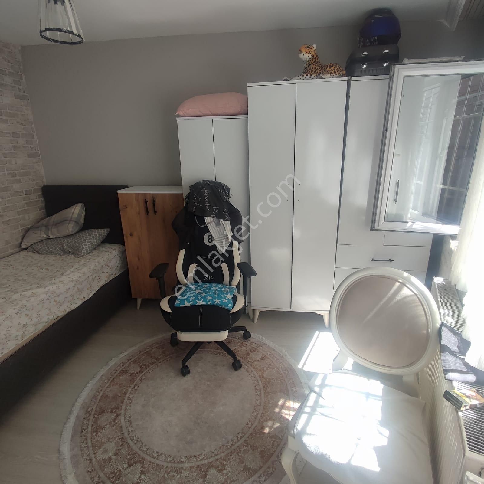 Yedikule 'de Çok Merkezi Daire Ve Dükkan Birlikte Satılıktır - Görsel 9