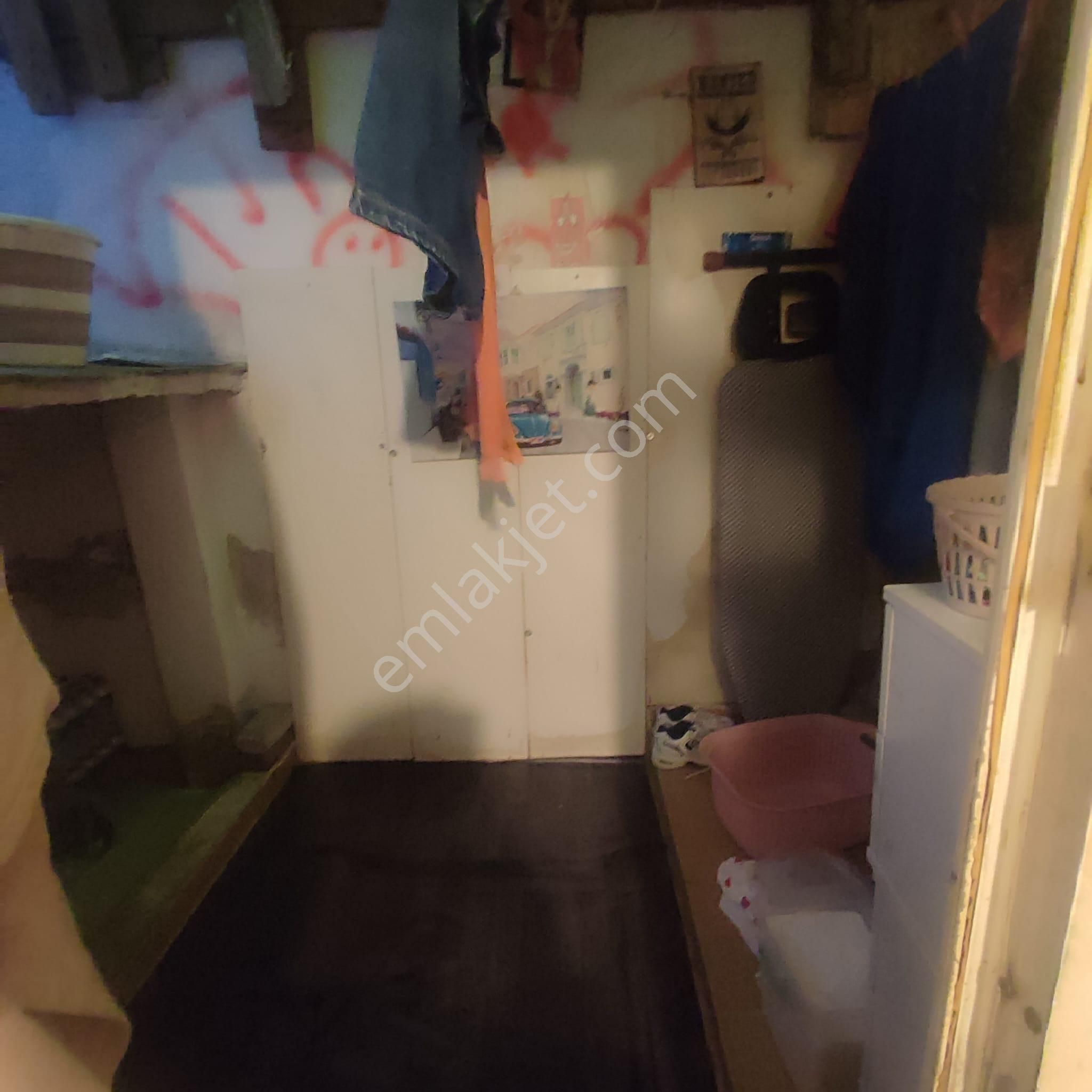 Yedikule 'de Çok Merkezi Daire Ve Dükkan Birlikte Satılıktır - Görsel 15