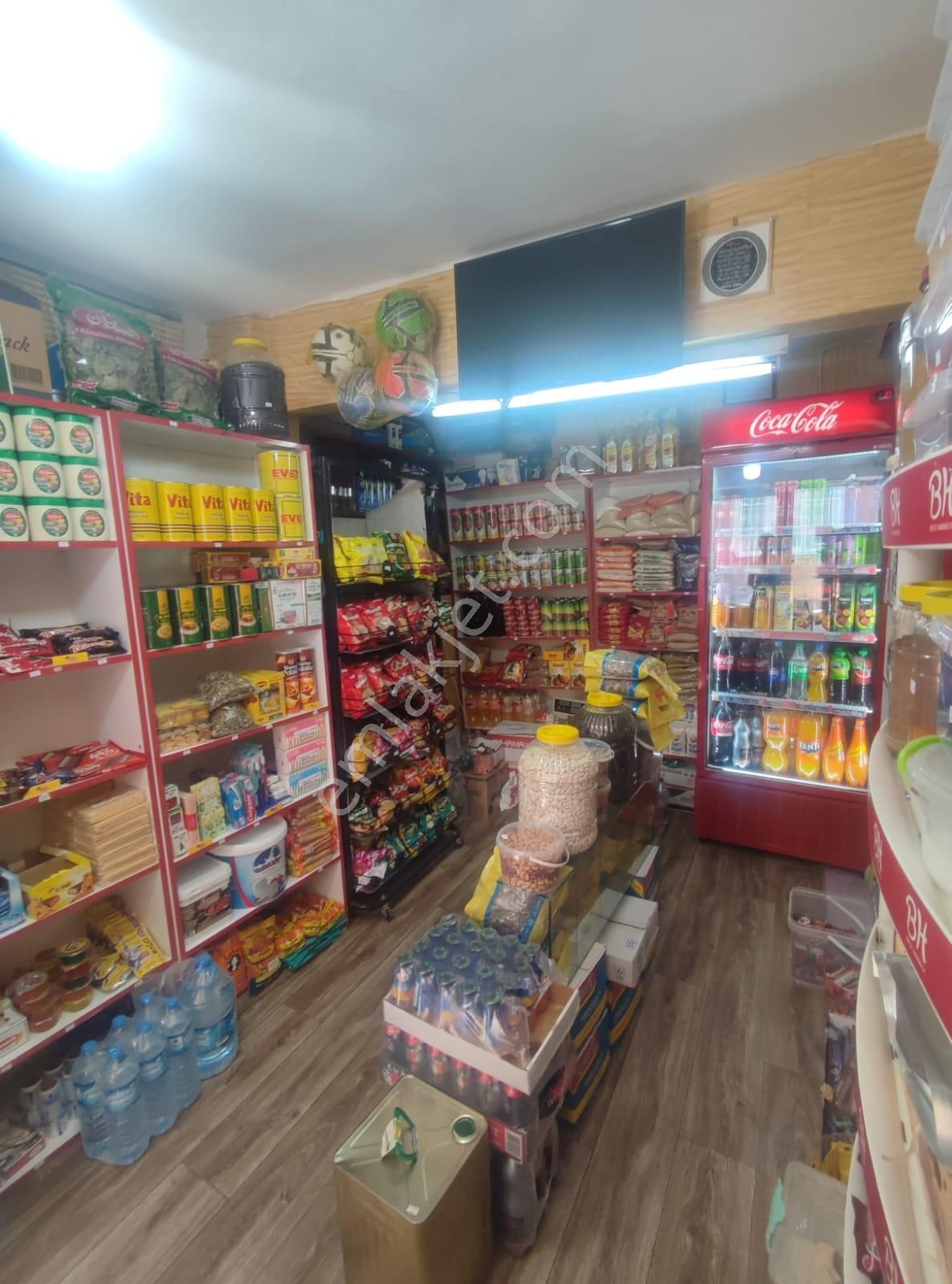 Yedikule 'de Çok Merkezi Daire Ve Dükkan Birlikte Satılıktır - Görsel 3