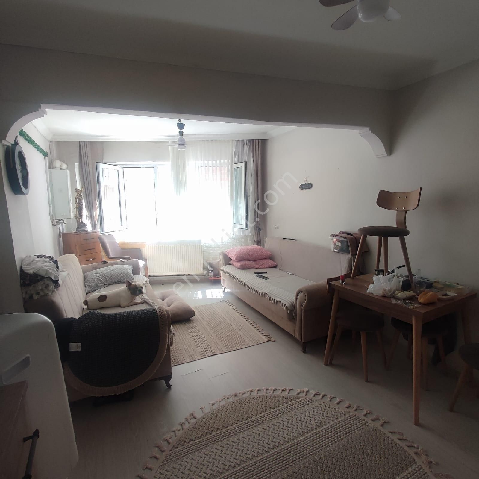 Yedikule 'de Çok Merkezi Daire Ve Dükkan Birlikte Satılıktır - Görsel 7