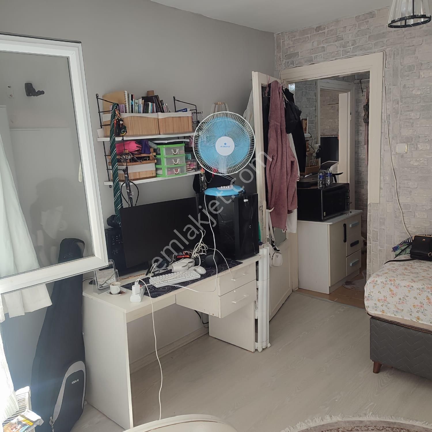 Yedikule 'de Çok Merkezi Daire Ve Dükkan Birlikte Satılıktır - Görsel 10