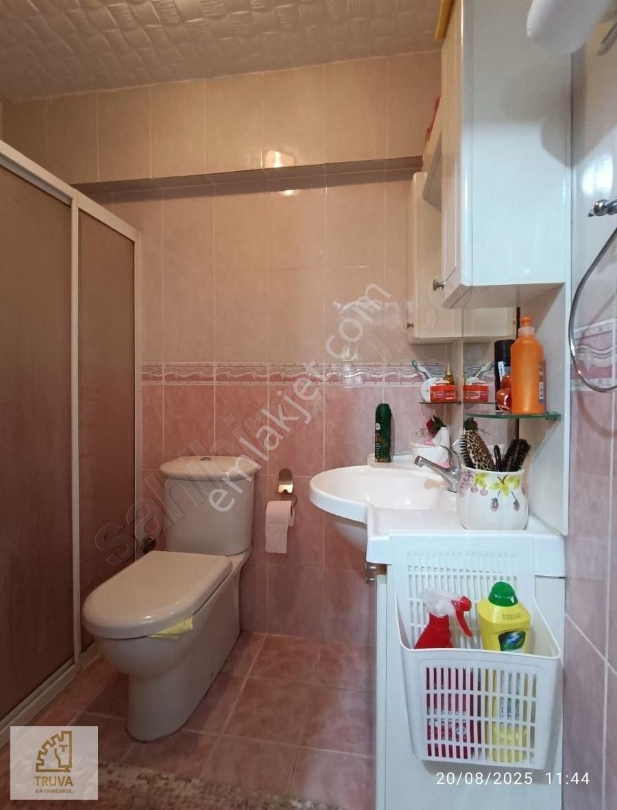 Truva//dan 100.yıl Bulvarı Üstünde Satılık 2+1 Daire
