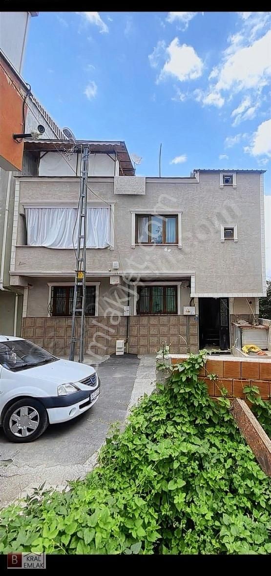 Kral Emlaktan 2.5 Kat Yerden Isıtma İçi Lüx Yapılı Müstakil Ev