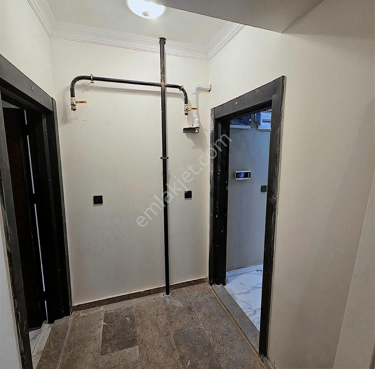 Burhaniye Merkezde Ebeveyn Banyolu Geniş 2+1 Daire - Görsel 29