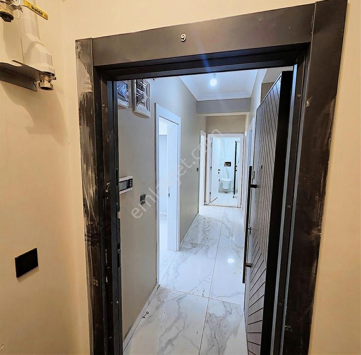 Burhaniye Merkezde Ebeveyn Banyolu Geniş 2+1 Daire - Görsel 23