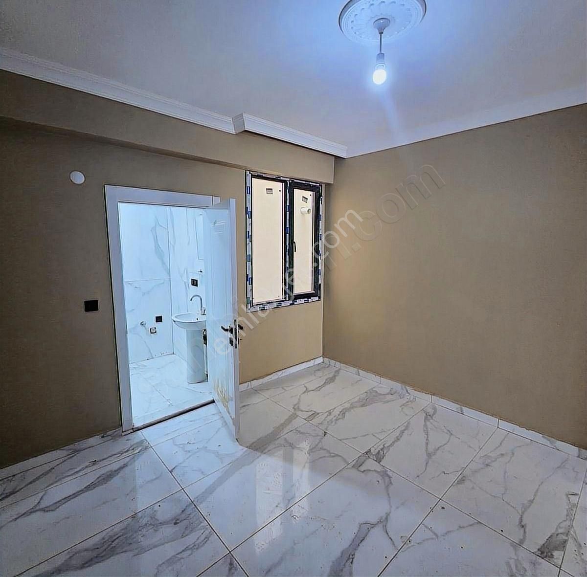 Burhaniye Merkezde Ebeveyn Banyolu Geniş 2+1 Daire - Görsel 15