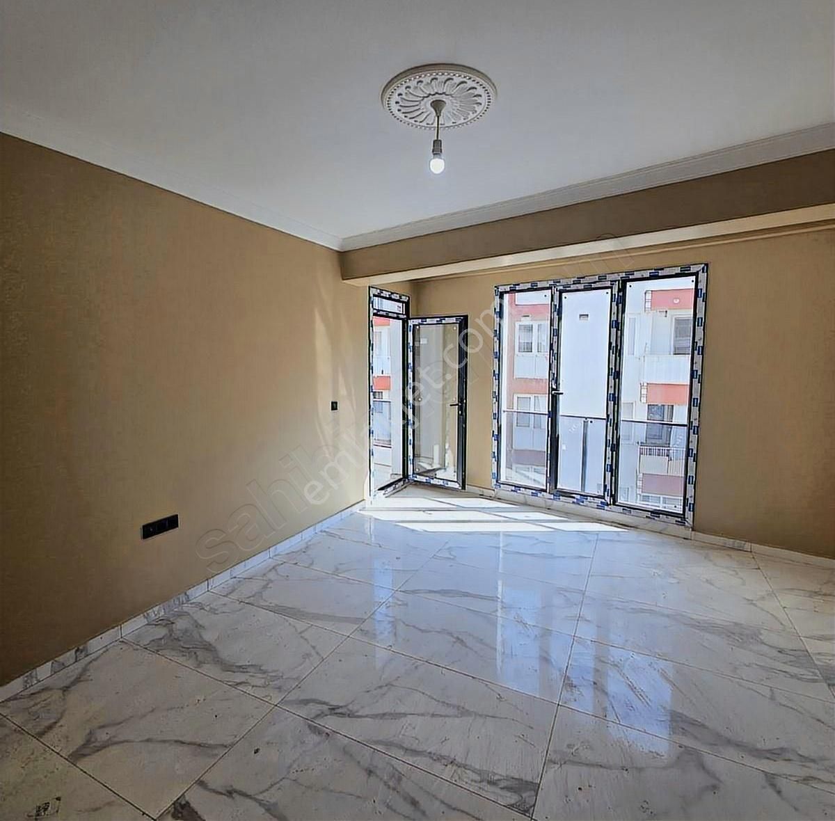 Burhaniye Merkezde Ebeveyn Banyolu Geniş 2+1 Daire - Görsel 16