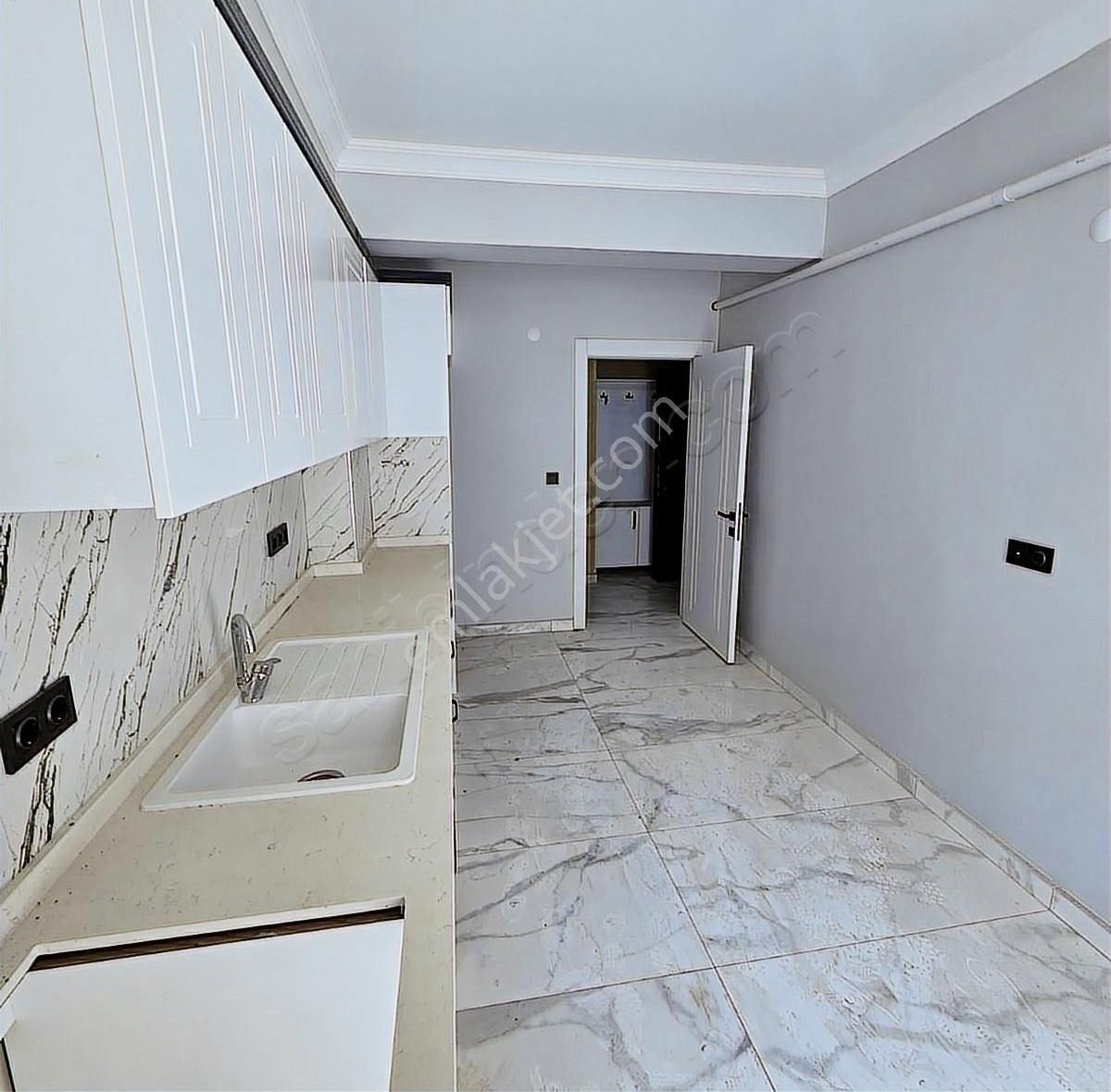 Burhaniye Merkezde Ebeveyn Banyolu Geniş 2+1 Daire - Görsel 21