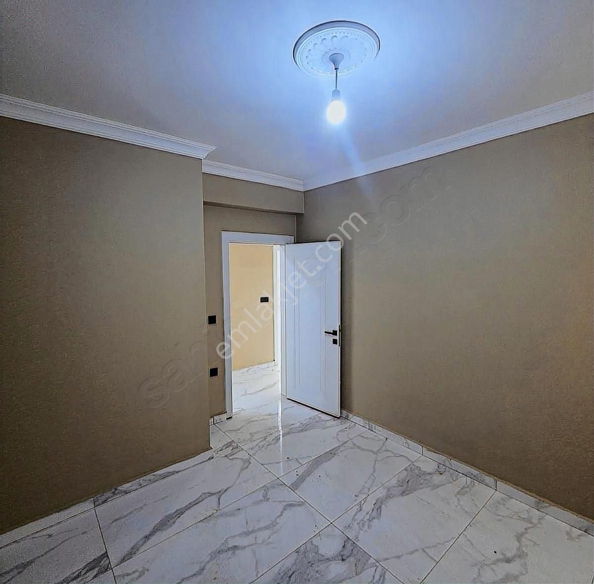 Burhaniye Merkezde Ebeveyn Banyolu Geniş 2+1 Daire - Görsel 10