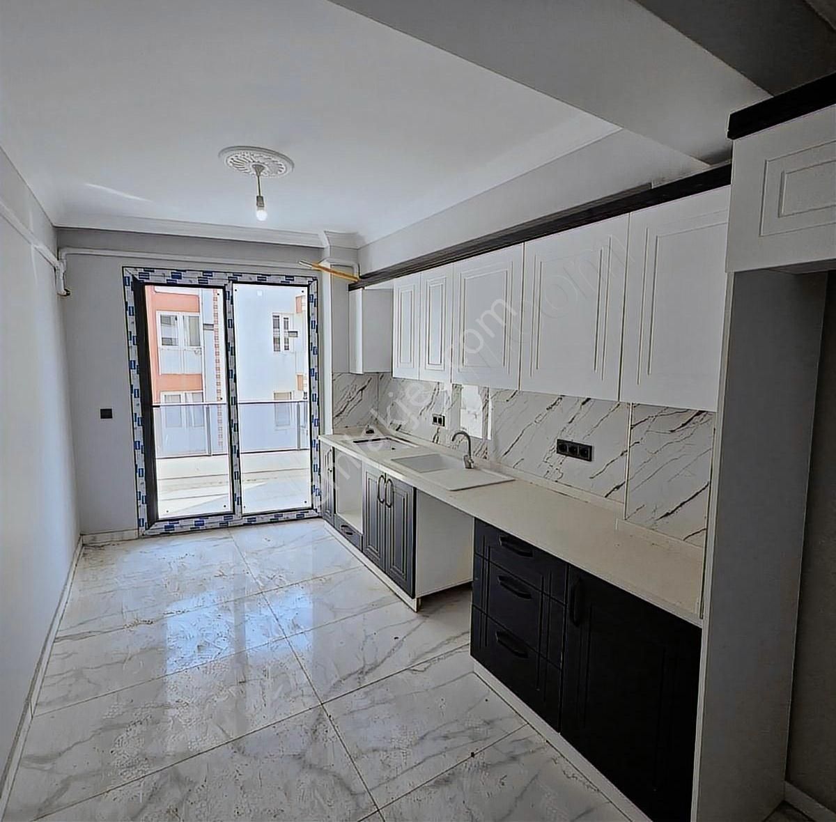 Burhaniye Merkezde Ebeveyn Banyolu Geniş 2+1 Daire - Görsel 27