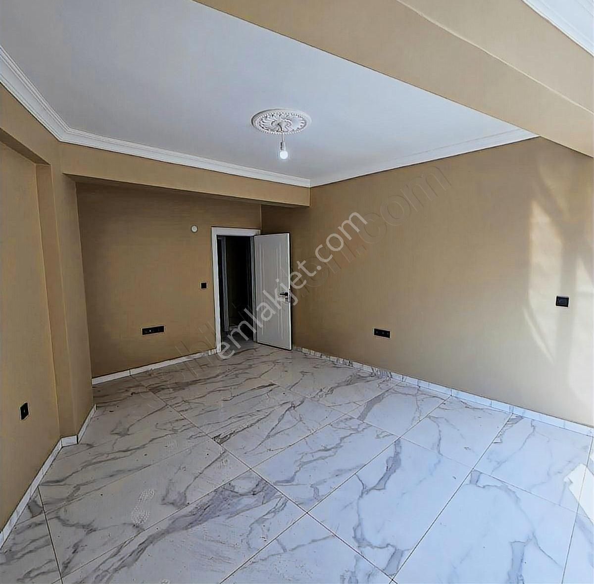 Burhaniye Merkezde Ebeveyn Banyolu Geniş 2+1 Daire - Görsel 26