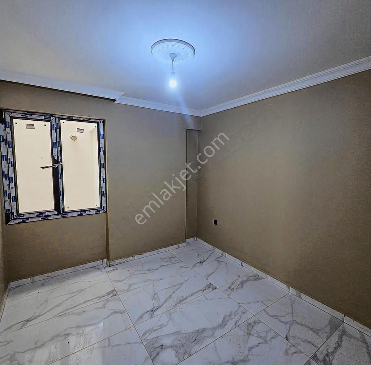 Burhaniye Merkezde Ebeveyn Banyolu Geniş 2+1 Daire - Görsel 8