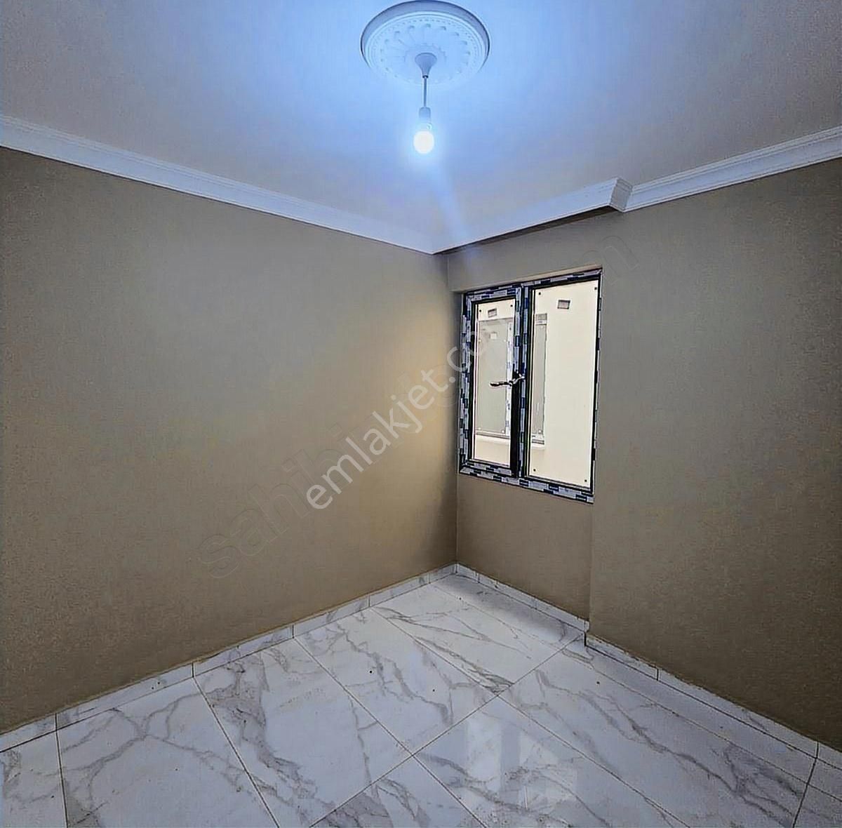 Burhaniye Merkezde Ebeveyn Banyolu Geniş 2+1 Daire - Görsel 5