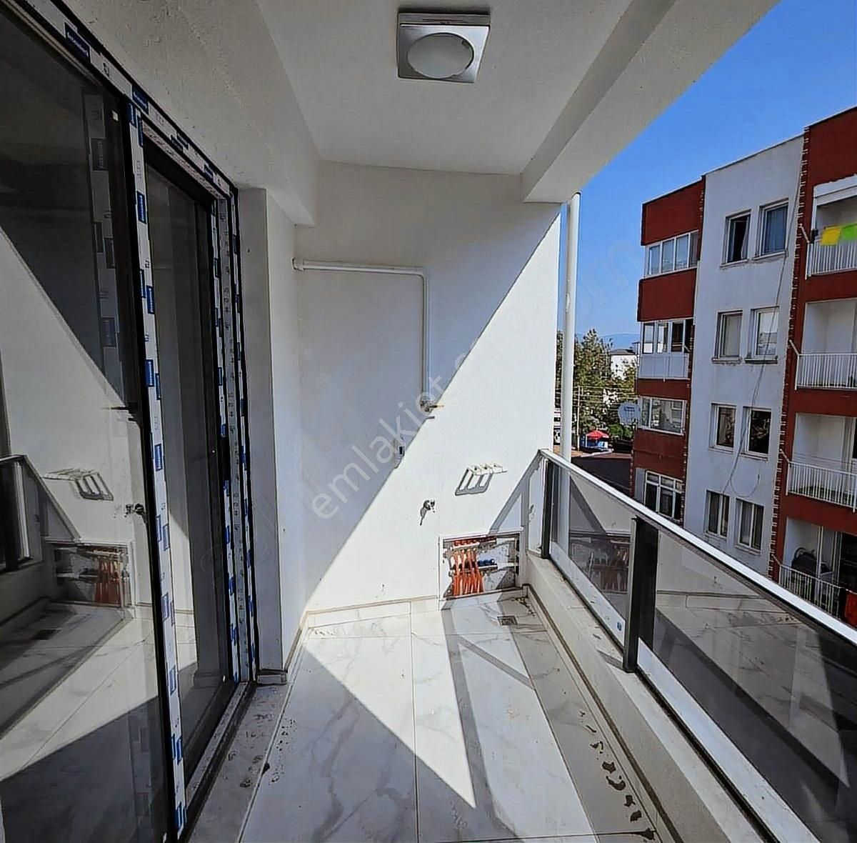 Burhaniye Merkezde Ebeveyn Banyolu Geniş 2+1 Daire - Görsel 24