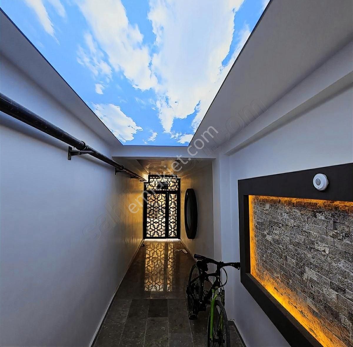 Burhaniye Merkezde Ebeveyn Banyolu Geniş 2+1 Daire