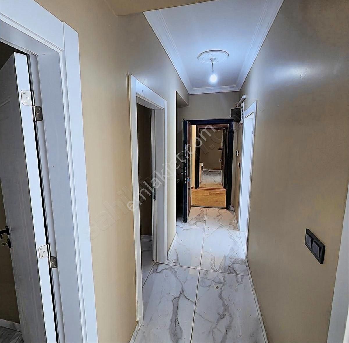 Burhaniye Merkezde Ebeveyn Banyolu Geniş 2+1 Daire - Görsel 7