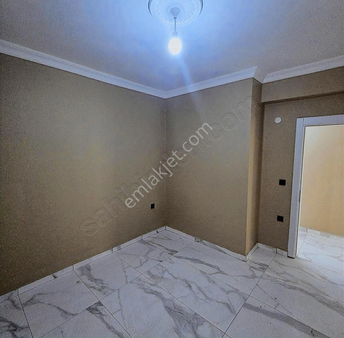 Burhaniye Merkezde Ebeveyn Banyolu Geniş 2+1 Daire - Görsel 28