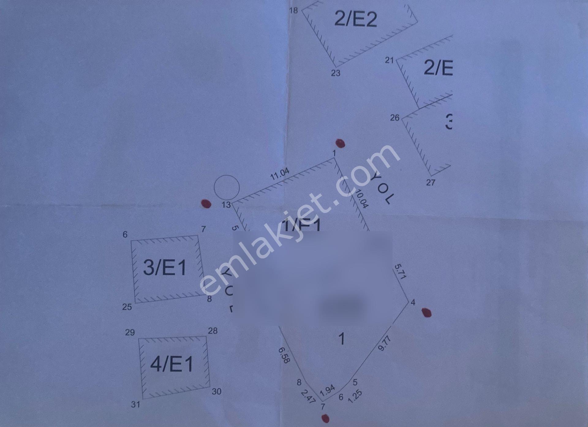 Turyap'tan Sındırgı Gözeren Köy Meydanında Kargir Ev Ve Arsası - Görsel 22