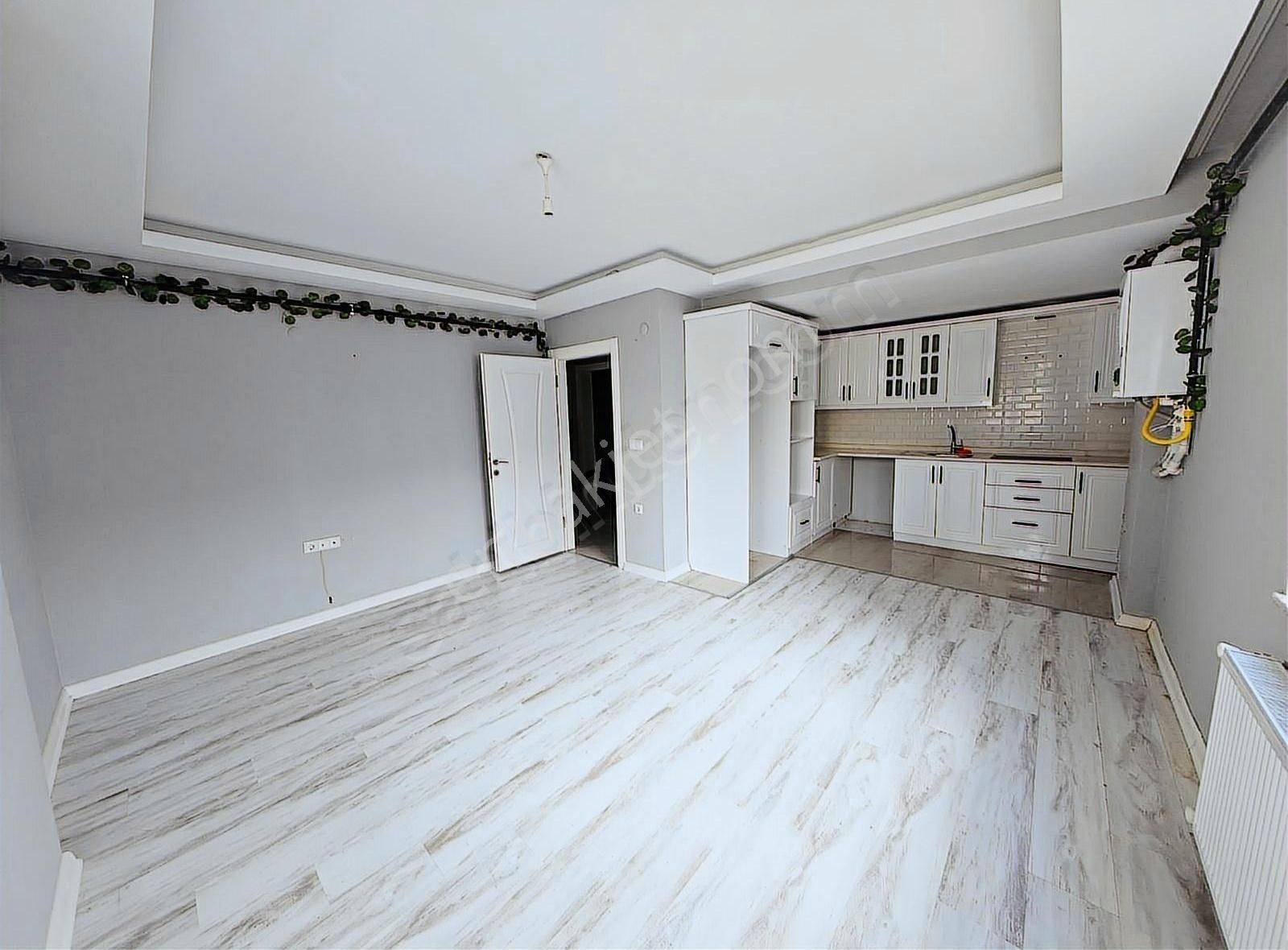 +1 Yatırımdan Deniz Evleri Tranvaya Yakin Kiralık 3+1 Daire