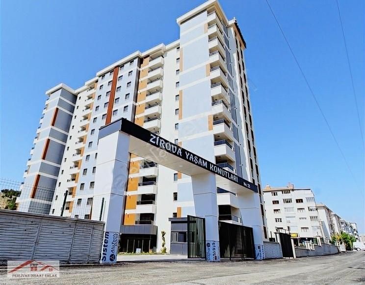 Yenikent'te Sitede E.banyolu Yerden Isıtmalı Oyun Parklı 2+1!