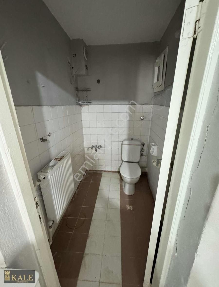 Kale'den İstiklal Mahallesinde Kiralık Daire