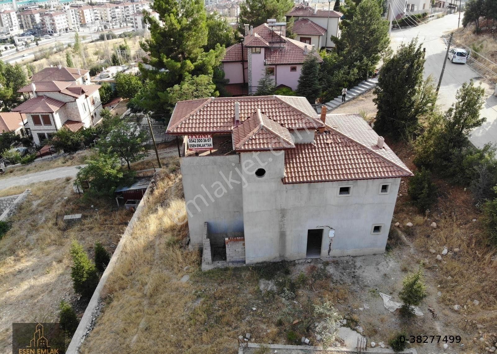 Antalya Elmalı Devlet Hastane Ve Otogar Karşısında 430m² Arsa İçerisinde Satılık Karkas Villa - Görsel 2