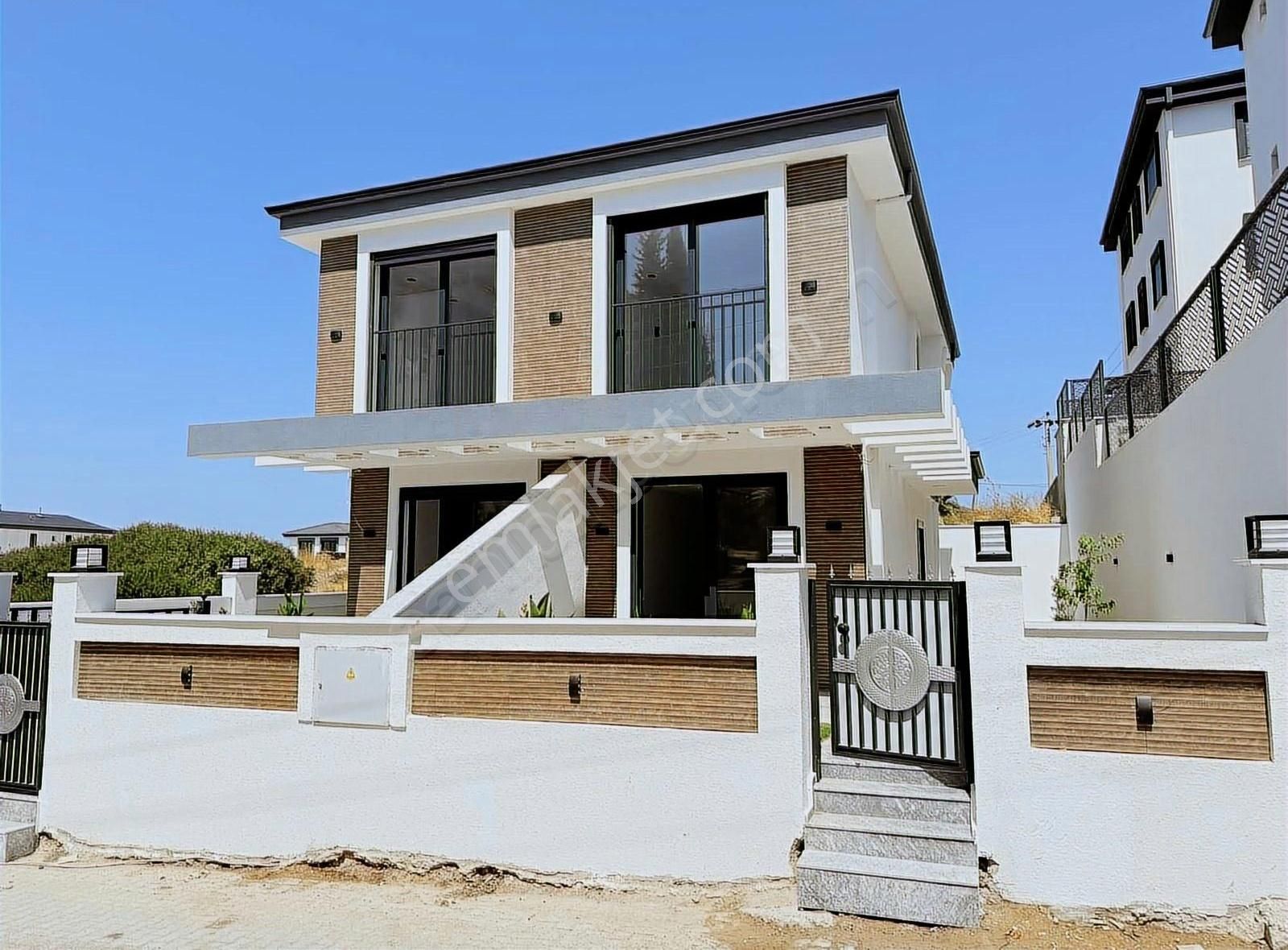 Daire Parasına Müstakil Bahçeli 2+1 Ayrı Mutfak Villa