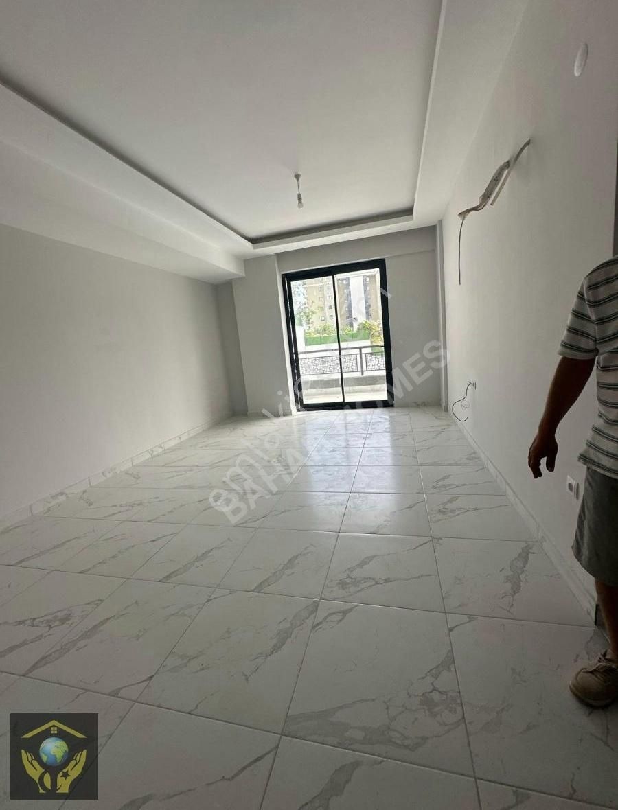 Çok Geniş Ferah 60m2 Büyük Havuzlu Merkezi Konumda Cadde Üzeri F - Görsel 16
