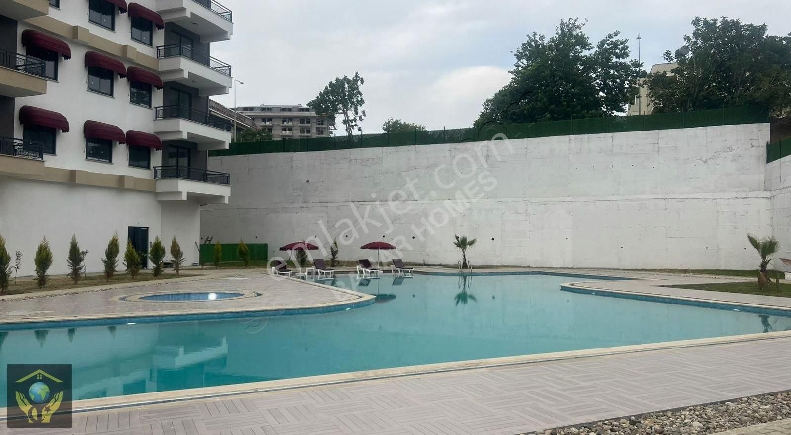 Çok Geniş Ferah 60m2 Büyük Havuzlu Merkezi Konumda Cadde Üzeri F - Görsel 3