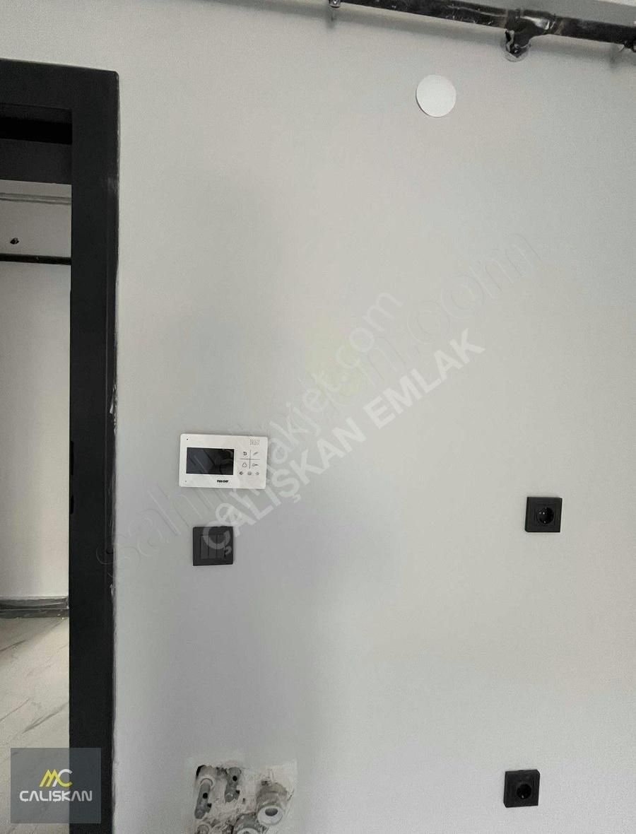 Devlet Hastanesi Ve Emniyet Müdürlüğü Yanı Satılık 1+1 Konut