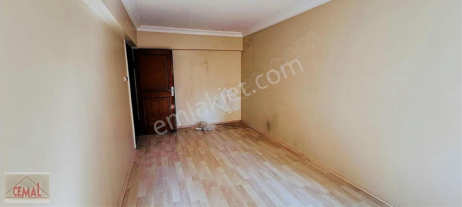 Cemal Emlak Bursa Yildirim Yeşil Namazgah Pazar Cd Çift Cep. Man - Görsel 14