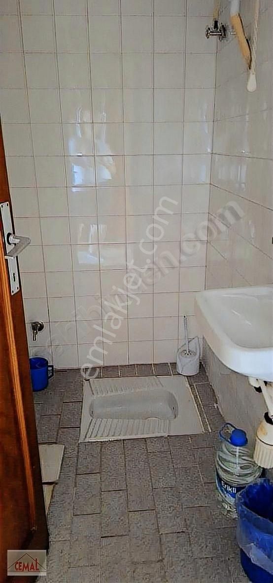Cemal Emlak Bursa Yildirim Yeşil Namazgah Pazar Cd Çift Cep. Man - Görsel 19