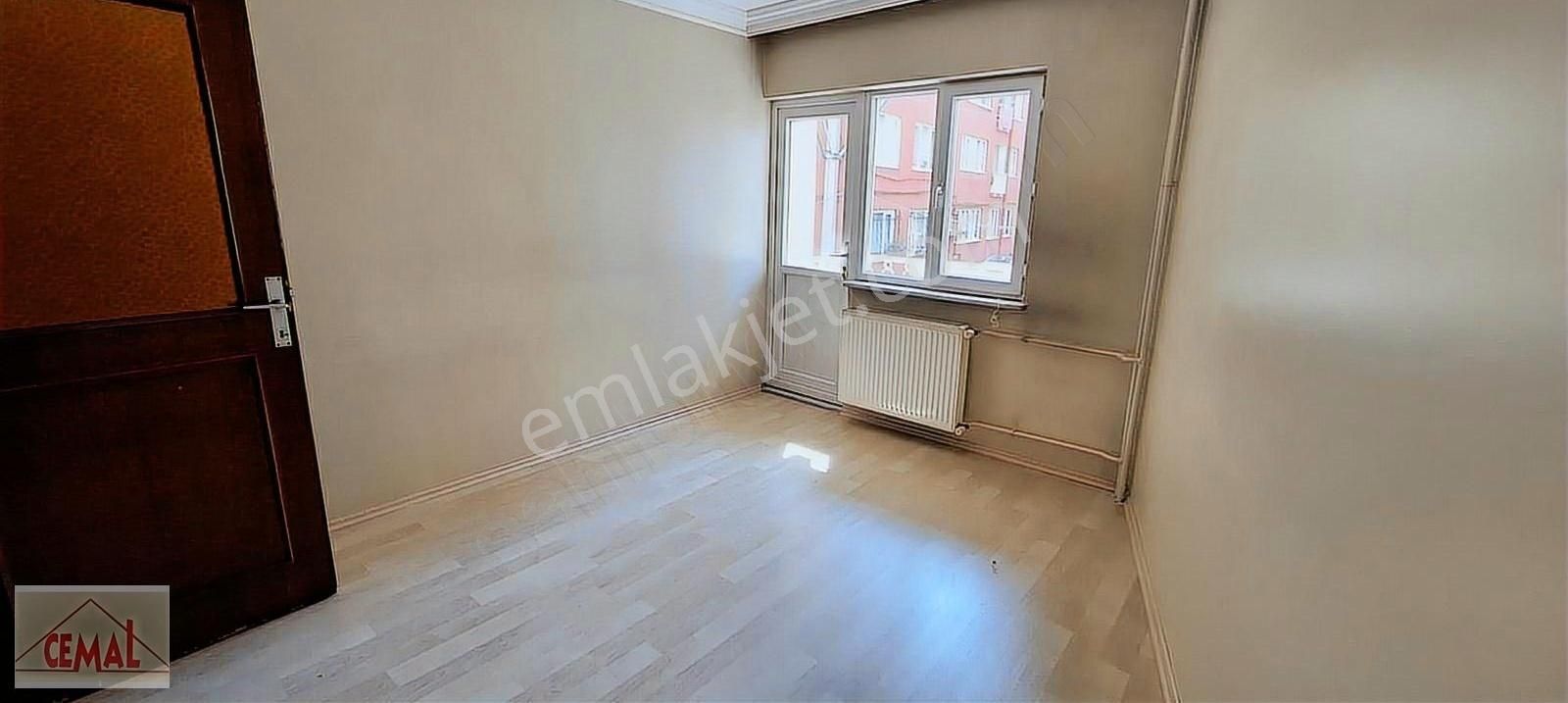 Cemal Emlak Bursa Yildirim Yeşil Namazgah Pazar Cd Çift Cep. Man - Görsel 16