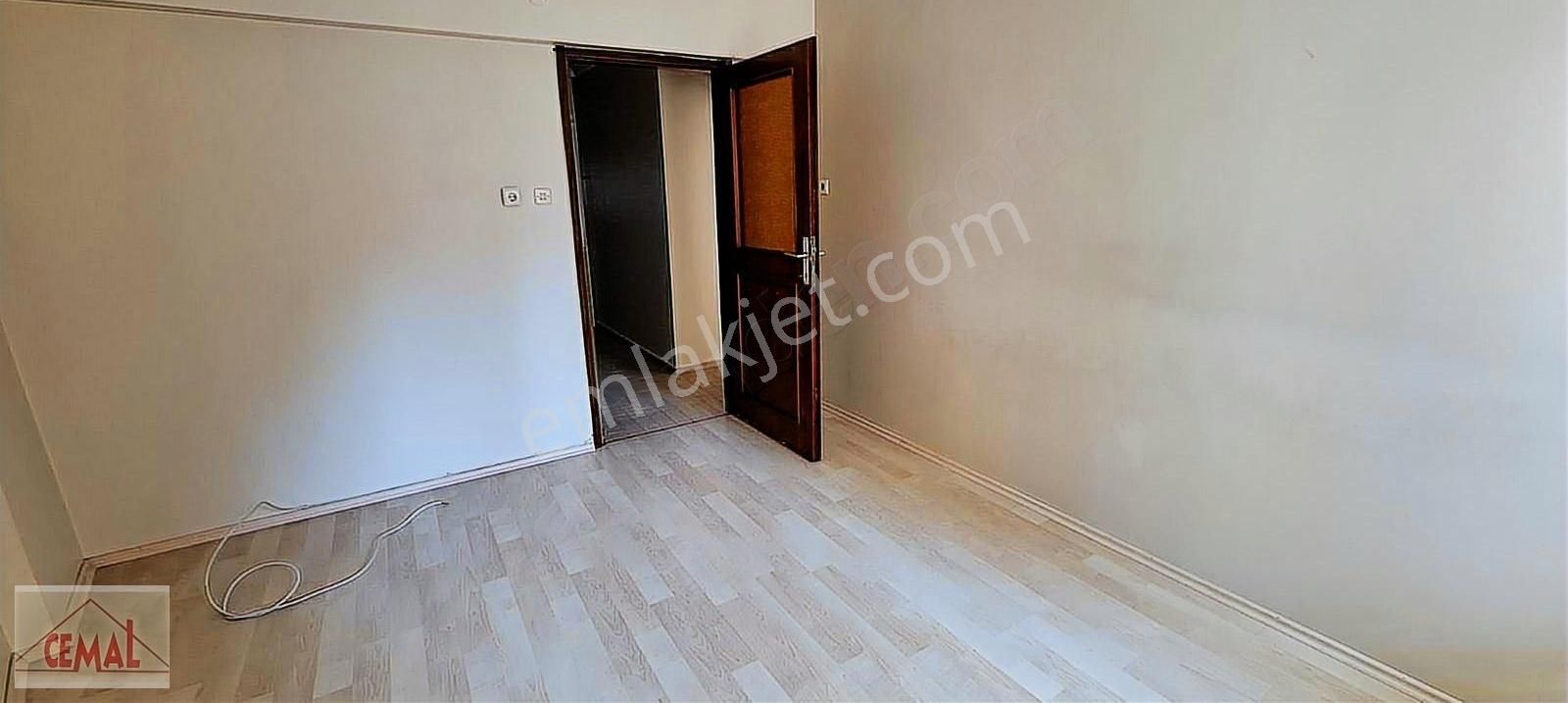Cemal Emlak Bursa Yildirim Yeşil Namazgah Pazar Cd Çift Cep. Man - Görsel 22