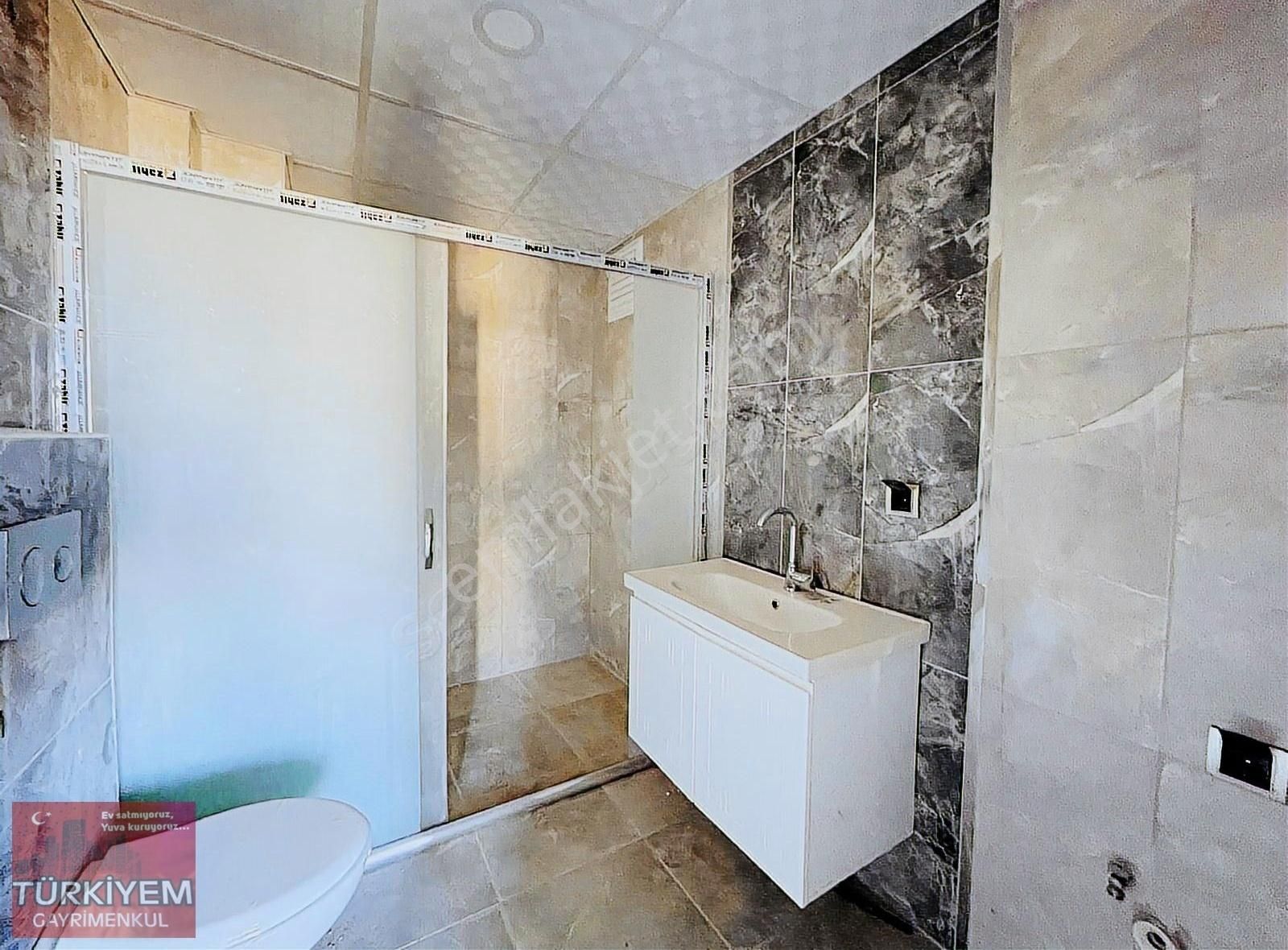 Ana Cadde Üzeri Meskenli - 3+1 Giy. Odalı Ebv Banyolu Lüks Daire