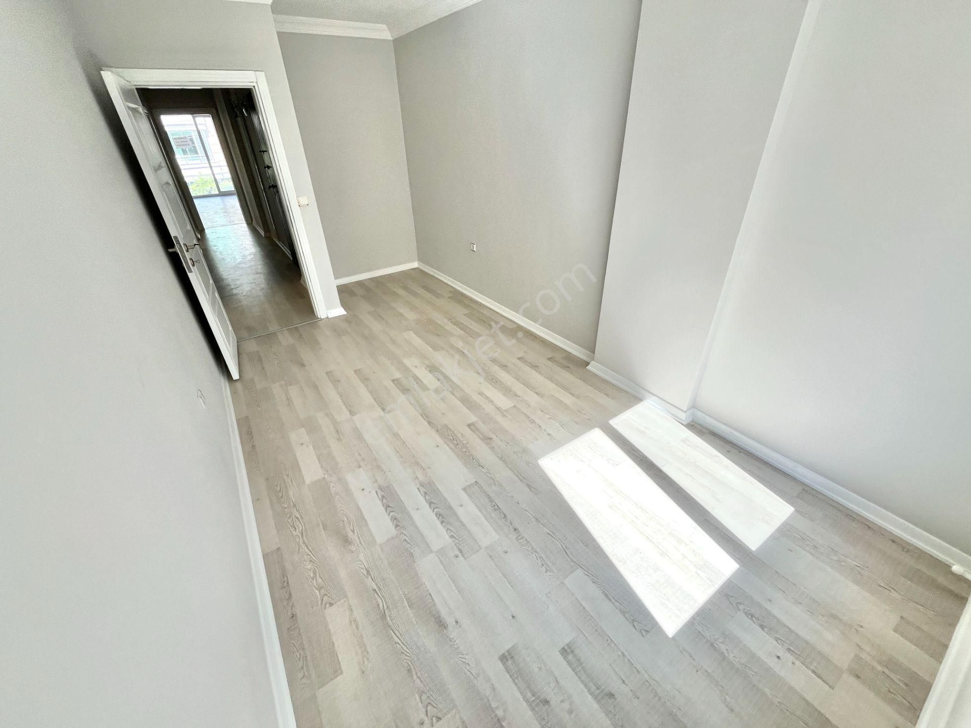 Cadde'den Sahile Yakın Yeni Binada Ön Cephe Geniş Kullanım 2+1 - Görsel 31