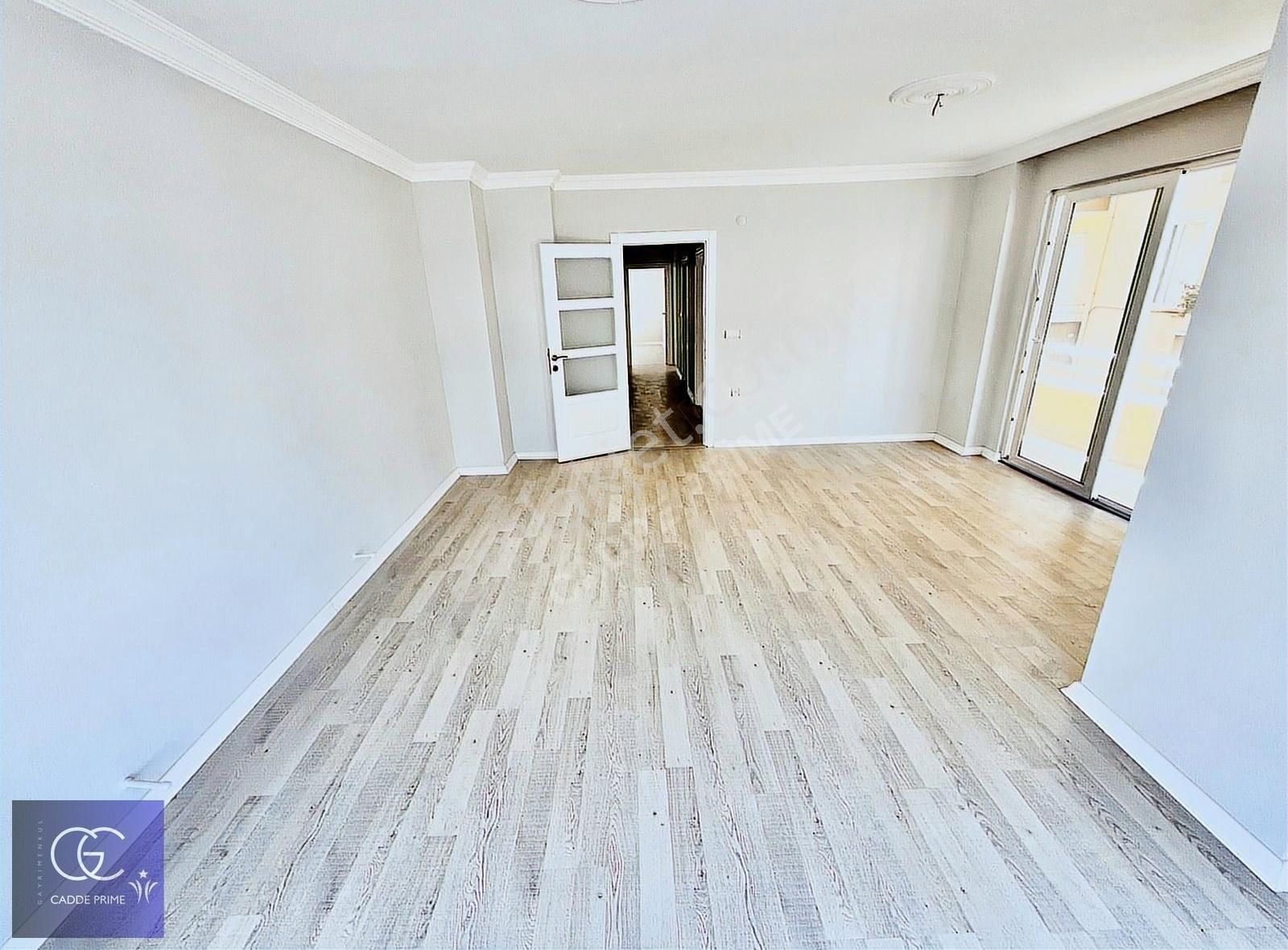 Cadde'den Sahile Yakın Yeni Binada Ön Cephe Geniş Kullanım 2+1 - Görsel 3