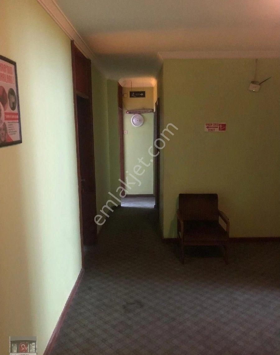 Kurumsal Firmalara Komple Bına Olarak Kiralıktır. İki Caddeye Gırısı Vardır. 2000 M2 Toplam Alan - Görsel 17