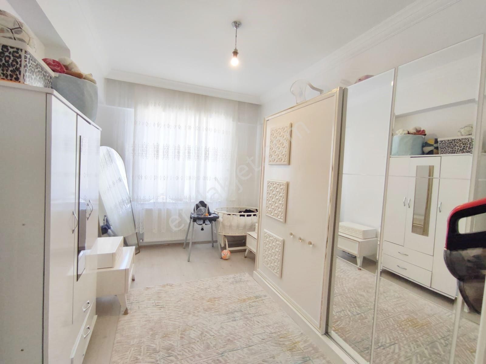 Beykent'te Çift Balkon Banyolu Garajlı 3+1 Geniş Oturumlu Daire - Görsel 23