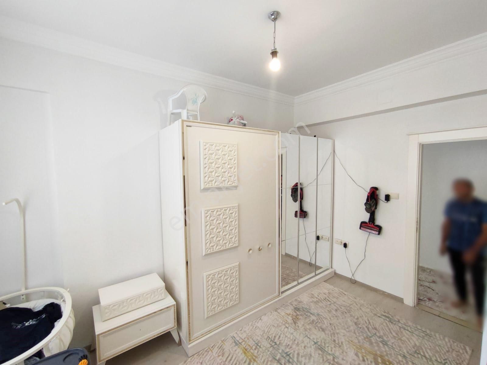 Beykent'te Çift Balkon Banyolu Garajlı 3+1 Geniş Oturumlu Daire - Görsel 21