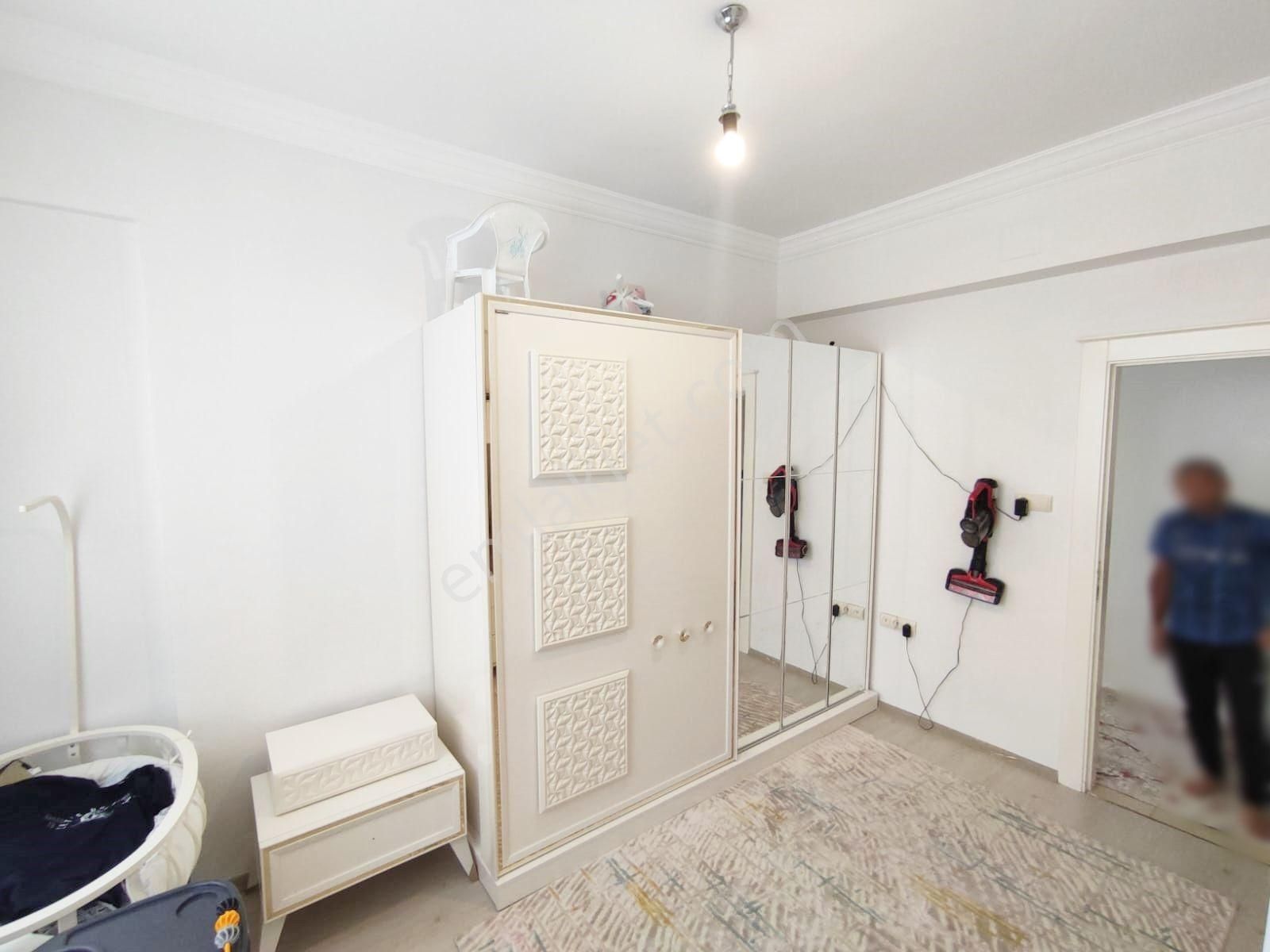 Beykent'te Çift Balkon Banyolu Garajlı 3+1 Geniş Oturumlu Daire - Görsel 22