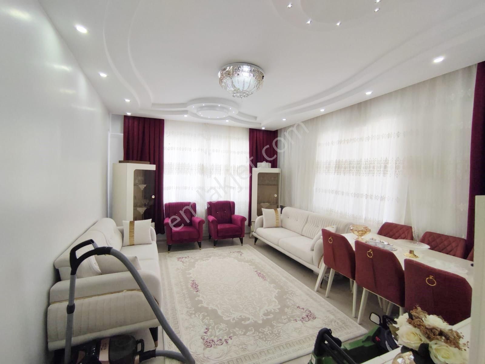 Beykent'te Çift Balkon Banyolu Garajlı 3+1 Geniş Oturumlu Daire - Görsel 7