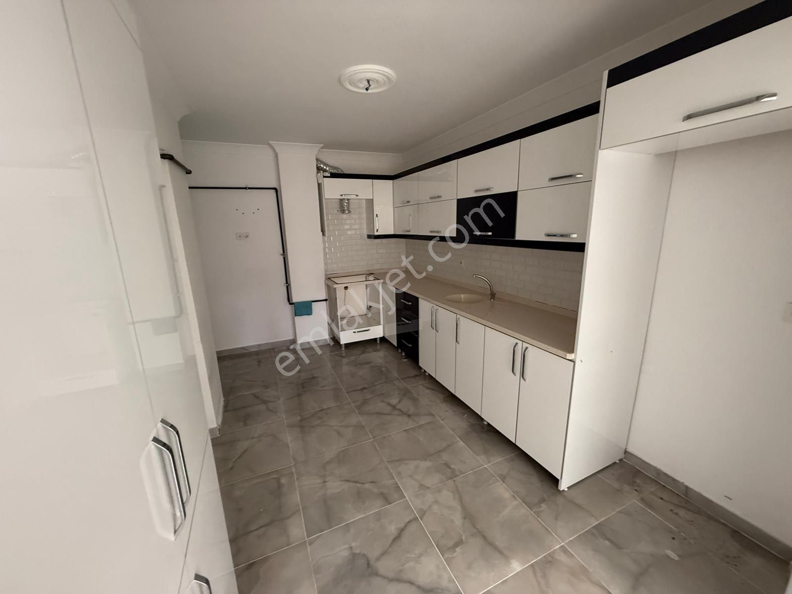 Yıldız'dan Okul-ulaşım-çarşı Dibi 3+1 Kiralık Daire !!!!!